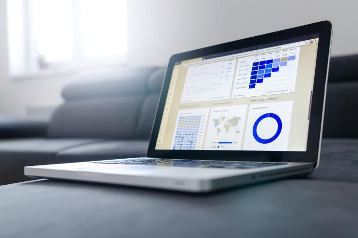Laptop met dashboard